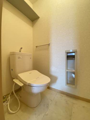 【トイレ】 | シャーメゾン B棟 | 温水洗浄暖房便座