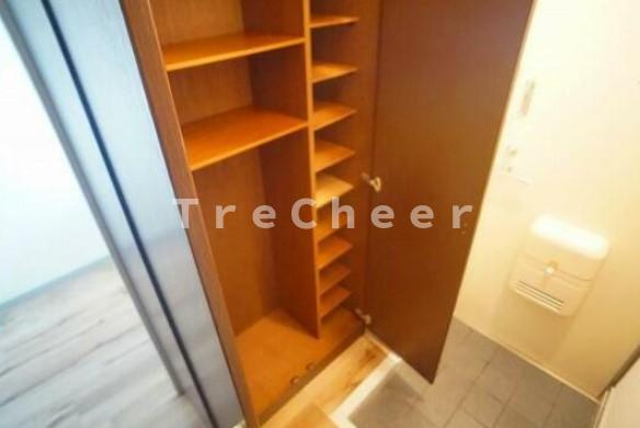 高島平ヒカリハイツの玄関