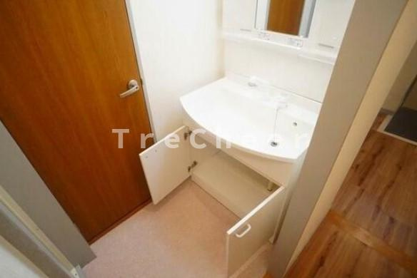 高島平ヒカリハイツの独立洗面台