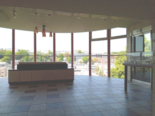 川崎市多摩区三田１丁目の賃貸マンションのロビー