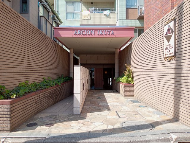 川崎市多摩区三田１丁目の賃貸マンションのエントランス