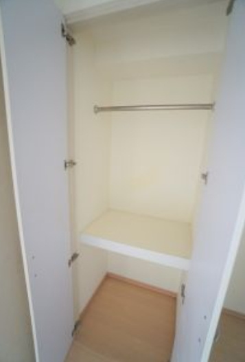 川崎市多摩区三田１丁目の賃貸マンションの収納