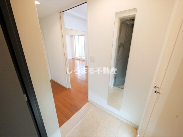 プレサンス南堀江パークサイドの玄関