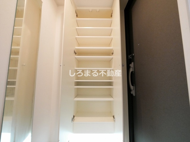 プレサンス南堀江パークサイドの収納