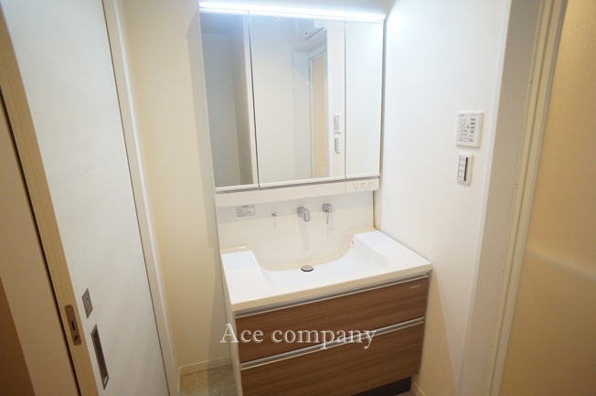 【独立洗面台】 | 八尾市渋川町7丁目 | 洗面室に床下収納付きです♪