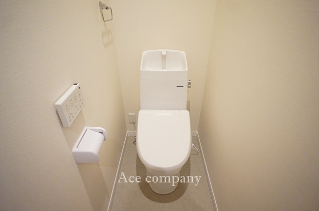 【トイレ】 | 八尾市渋川町7丁目 | トイレは1階と2階の2ヶ所に完備♪ともに同仕様のシャワートイレです☆