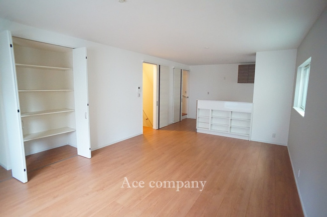 【居間・リビング】 | 八尾市渋川町7丁目 | 【LDK：広々20.3帖！】