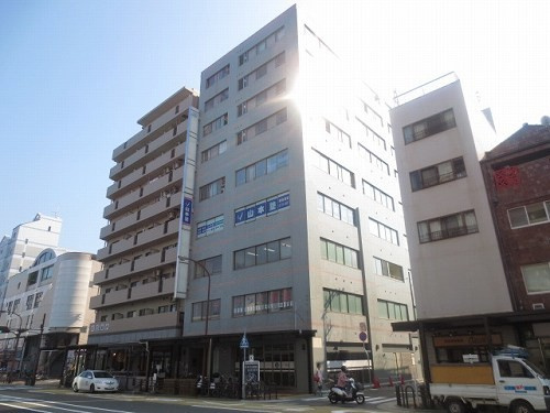 三國ビルの外観