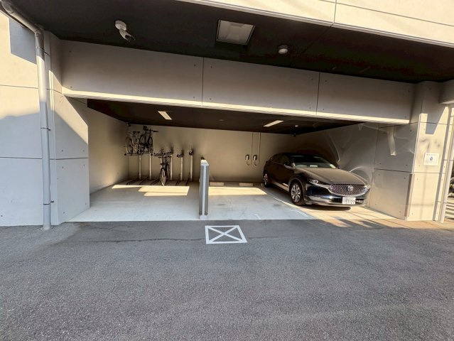 大阪市西区九条２丁目の賃貸マンションの駐車場