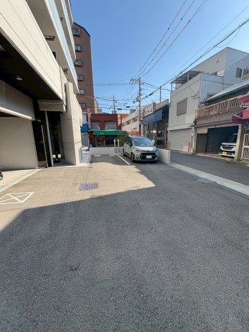 大阪市西区九条２丁目の賃貸マンションの駐車場