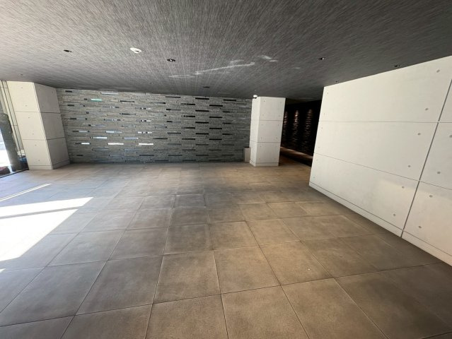 大阪市西区九条２丁目の賃貸マンションのロビー