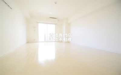 【居間・リビング】 | POCO A POCO　（ポコアポコ） | 17帖ある広々とした明るいお部屋♪