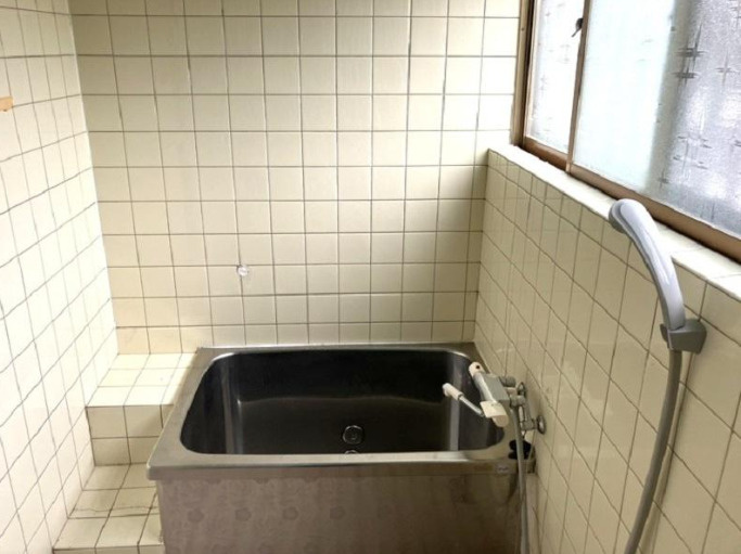 高知市神田　中古一戸建ての浴室|お風呂です