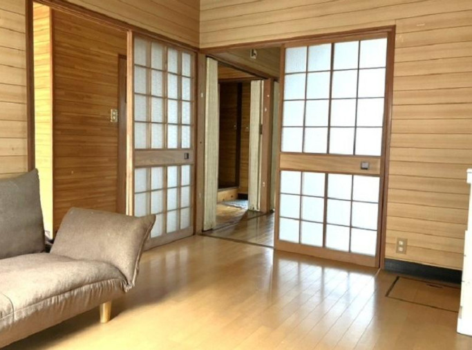 高知市神田　中古住宅の洋室|きれいな洋室です