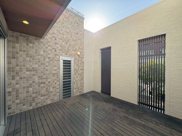 中古戸建　岐阜市日光町7丁目　平成26年築のその他|玄関横のパティオです。