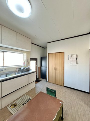 【居間・リビング】 | 日方戸建 | ※家具等は撤去相談可能です