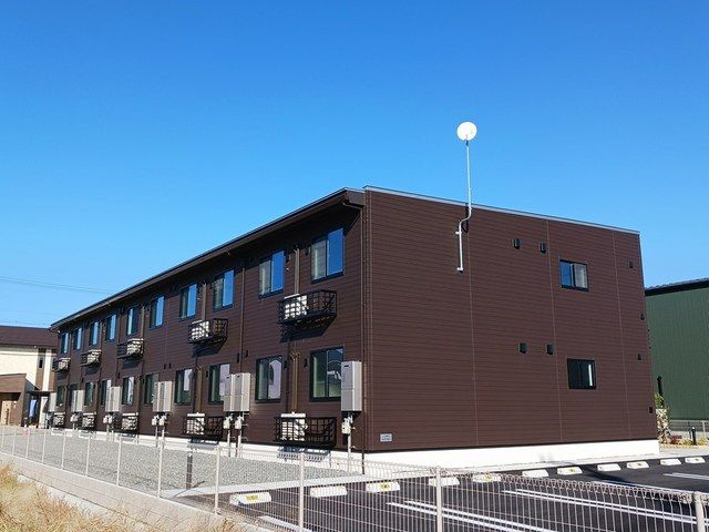 エンブレイス　アイ