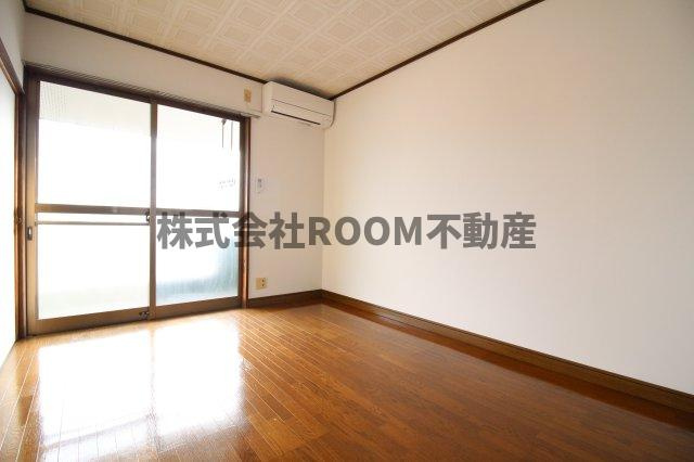 ガーデンR8の居間・リビング|ゆったりとしたリビングです