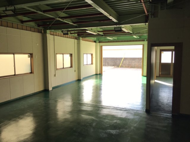 清水倉庫の内装