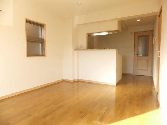 クレサンテームの居間・リビング