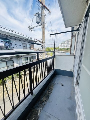 朝霧南町4丁目戸建のバルコニー