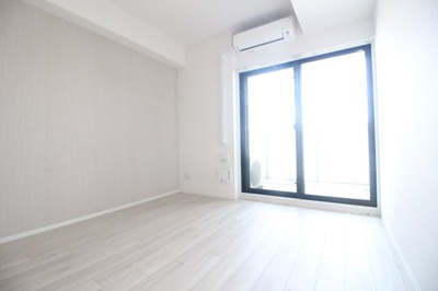 【居間・リビング】 | Louis Residence 天王寺町北 | 洋室