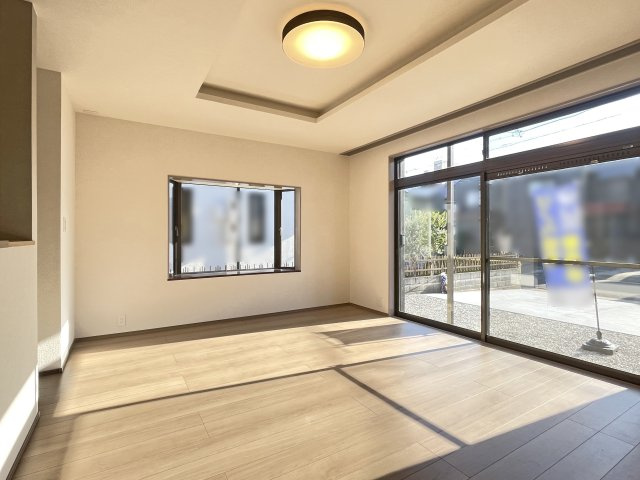 【居間・リビング】 | 鈴鹿市桜島町５丁目 | ＬＤＫ