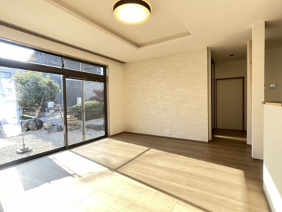 【居間・リビング】 | 鈴鹿市桜島町５丁目 | ＬＤＫ