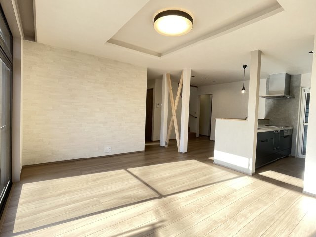【居間・リビング】 | 鈴鹿市桜島町５丁目 | ＬＤＫ