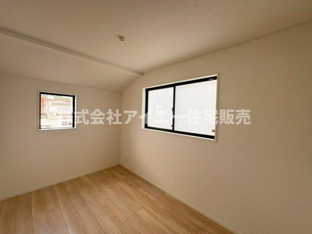 ♥♥読谷村楚辺-2号棟の洋室|きれいな洋室です