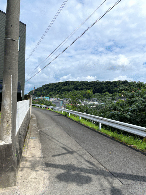 【前面道路含む現地写真】