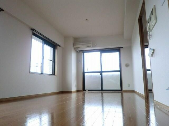 パーシモンフィールドの居間・リビング