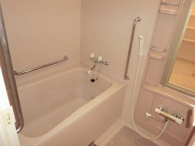 パーシモンフィールドの浴室