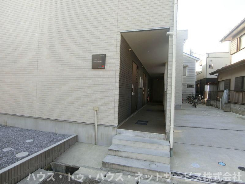 リブリ・三村新町のエントランス