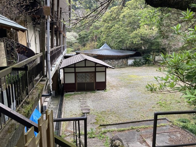 河津町　梨本の中庭