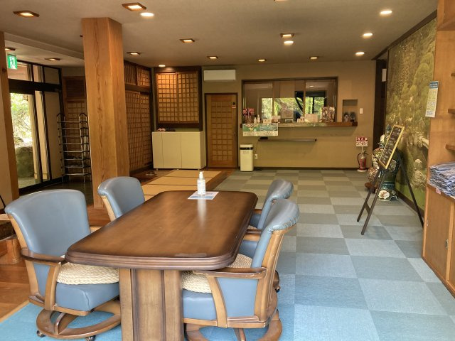 河津町　梨本のロビー