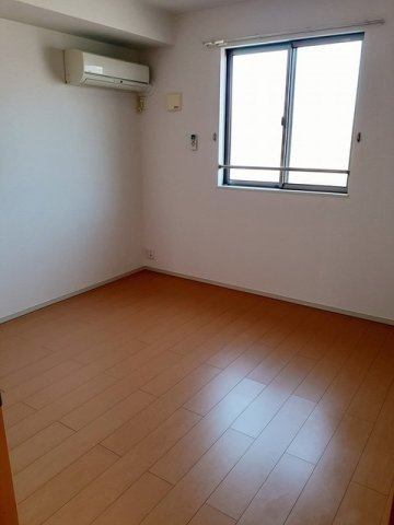 グラース　ベルの洋室