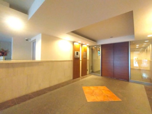 【エントランス】 | ご自宅から現地まで、当社スタッフがお車にて、「お迎え・お送り」をしております。ぜひお気軽にお問い合わせくださいませ♪