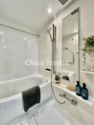 【浴室】 | ヴェラハイツ隅田公園 | 【バスルーム】暖房換気乾燥機付きシステムバスルーム。暖房・冷風・換気・乾燥など、毎日を快適に過ごせるうれしい機能が揃っています。雨の日の洗濯物も安心です。