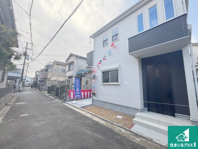 5日(土)6日(日)現地ご見学可能！　寝屋川市葛原　限定1邸の前面道路含む現地写真|周辺は閑静な住宅街！前面道路広々で車の出し入れも便利です。駐車が苦手な方でも安心して車庫入れできます！