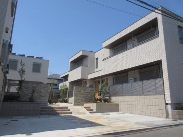 パルフェ鵠沼Ｂのエントランス|お洒落なエントランス