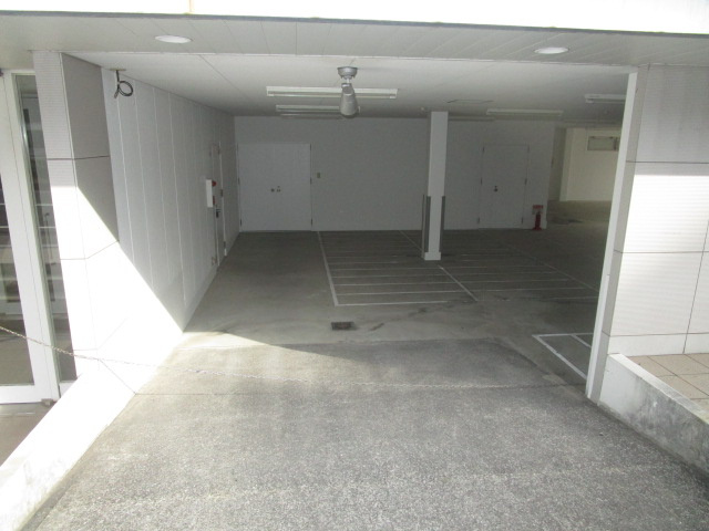 堺市南区新檜尾台４丁の店舗事務所の駐車場