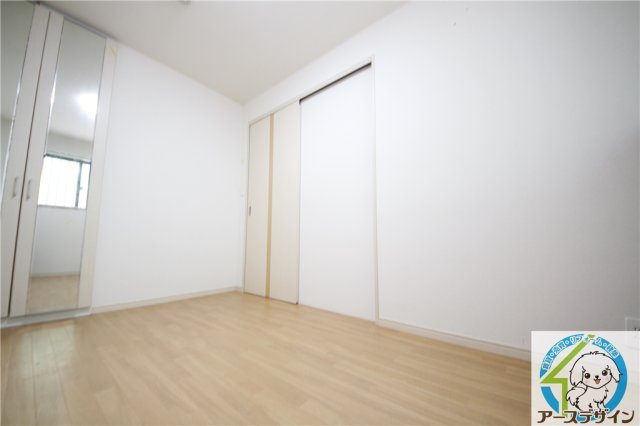 シャンティの洋室