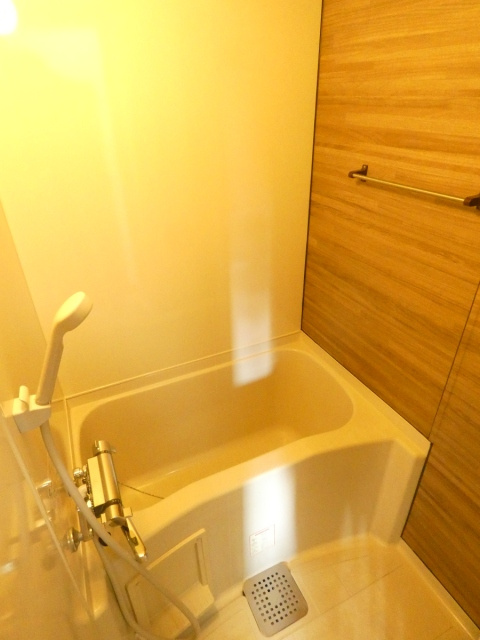 メゾンシャリテの浴室