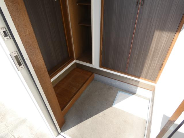 メゾンシャリテの玄関