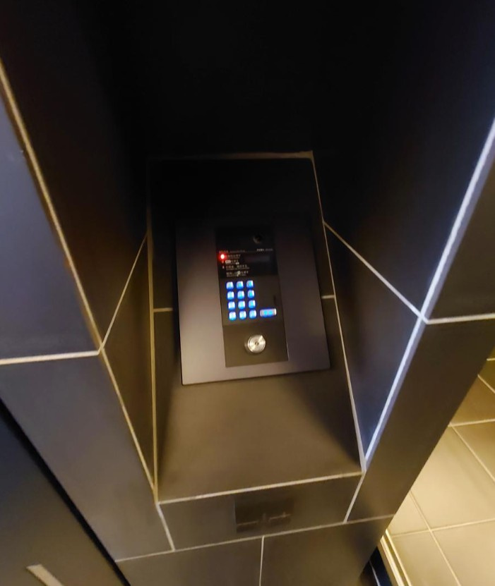 メイクス東向島Ⅱの玄関