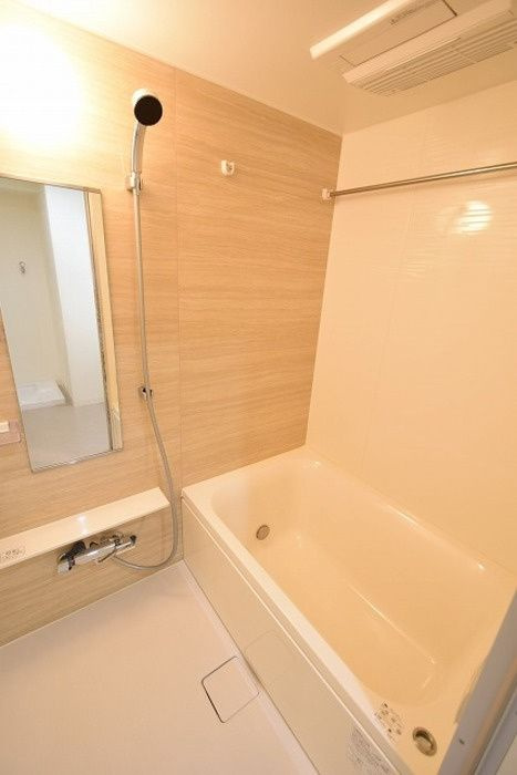 フォレ・リビエール磯辺通の浴室