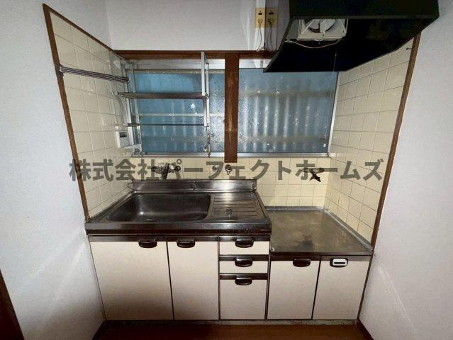 養父丘2丁目テラスのキッチン|お料理しやすいキッチンです