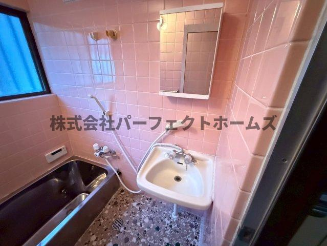 養父丘2丁目テラスの洗面所|使いやすい洗面所です