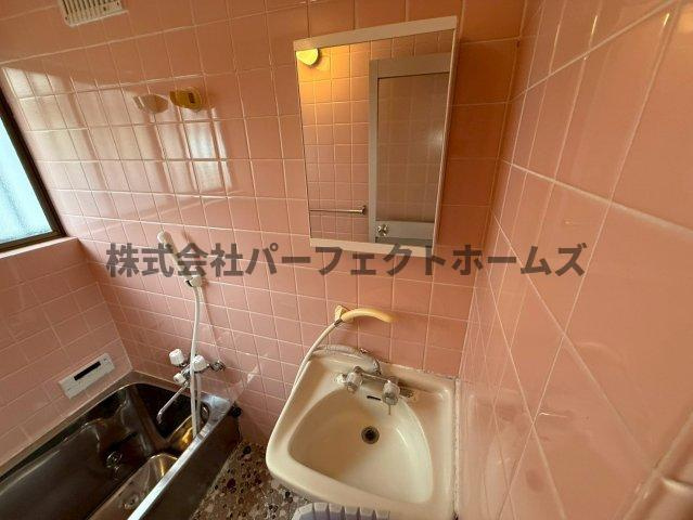 養父丘2丁目テラスの洗面所|使いやすい洗面所です